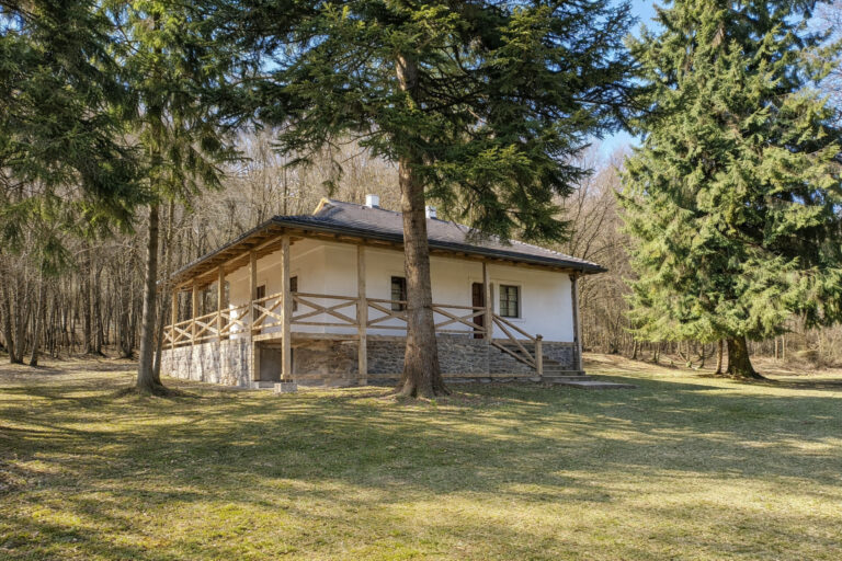 Megújult erdei iskolákkal és turistaházakkal indul a tavaszi turistaszezon