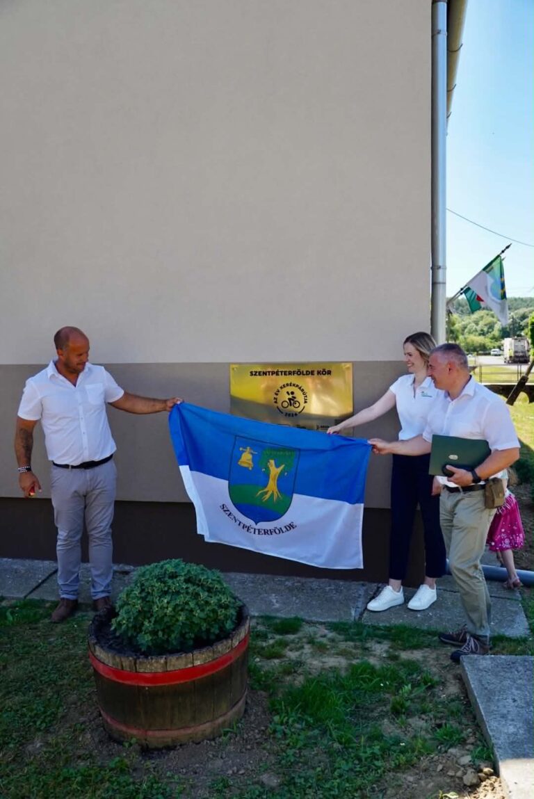 Táblaavatóval ünnepelték az Év Kerékpárútja 2026 zalai győztesét